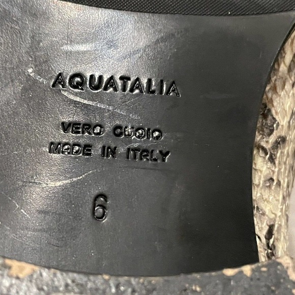 Aquatalia Snakes Embossed Chelsea Ankle Boots Size 6 - Picture 8 of 9